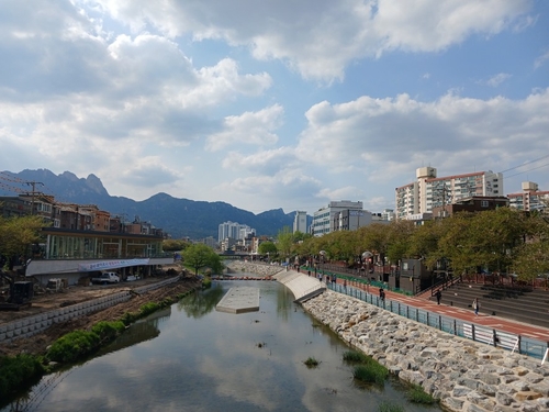 물소리 들으며 물멍·북한산 보고 산멍…우이천에 수변활력거점(종합)