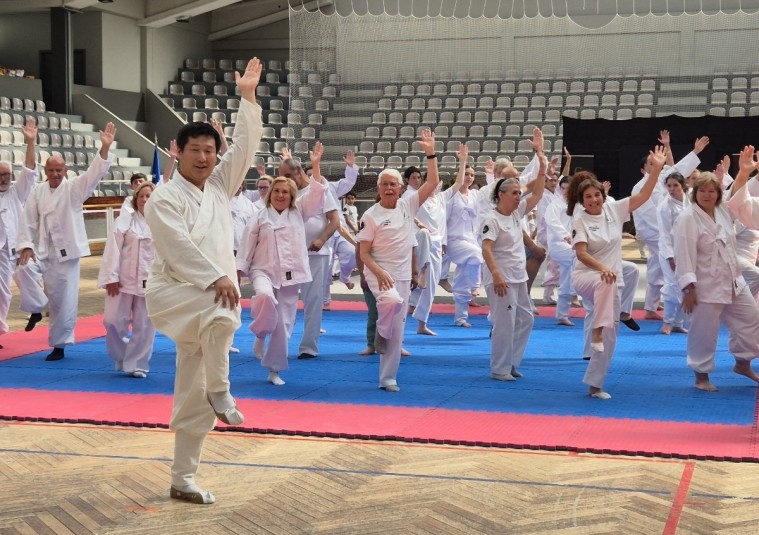 충주택견, 세계로 뻗는다…포르투갈에도 전수관 개관
