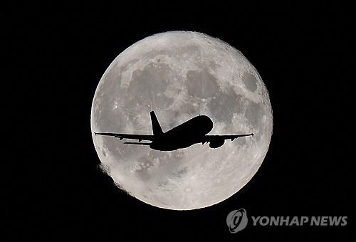 이란, 이스라엘과 전쟁 통에 닫은 항공로 일부 재개방