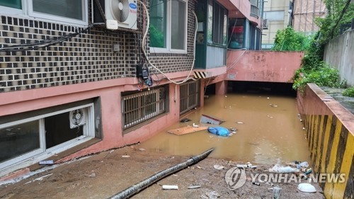 장마·호우철 시작인데…LH 반지하 매입 3년간 고작 1…
