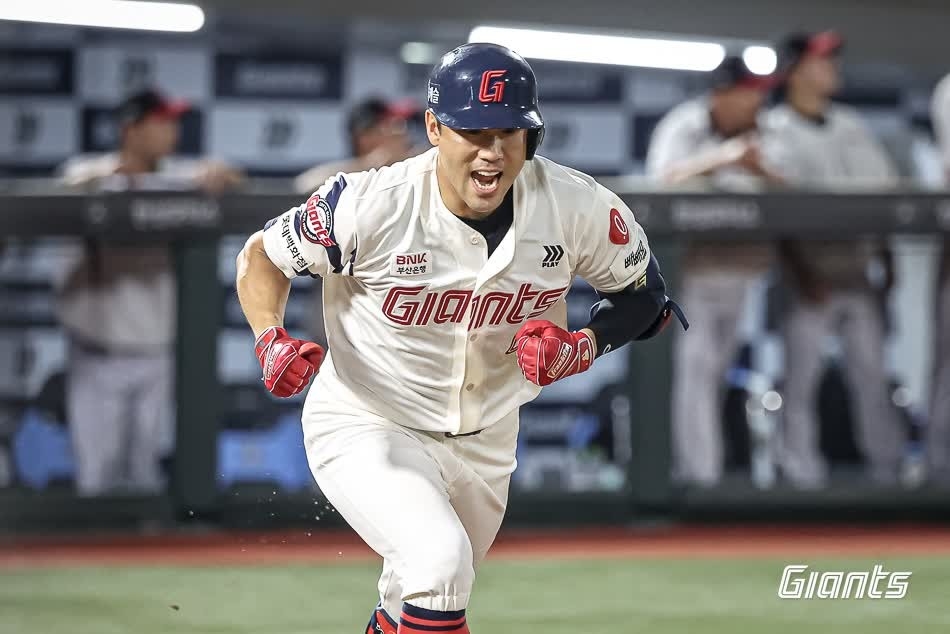 롯데, LG 꺾고 40일 만에 공동 2위…선두 한화와 1.5게임 차(종합)