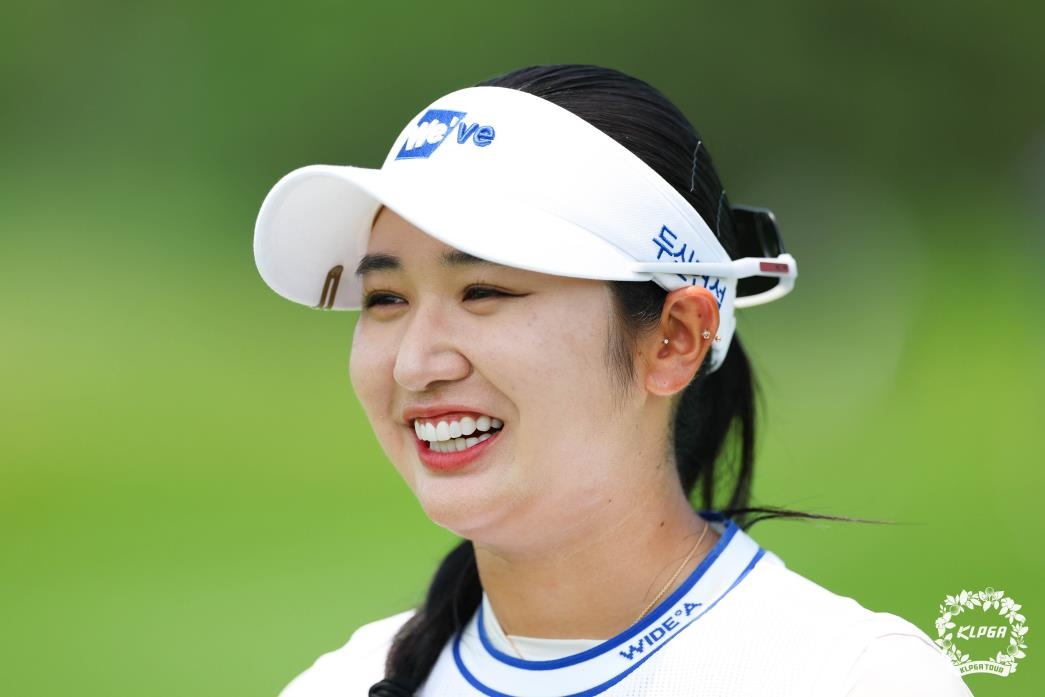 환한 미소의 박혜준