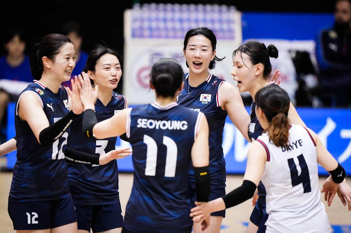폴란드와 경기에 나선 한국 여자배구 대표팀 선수들