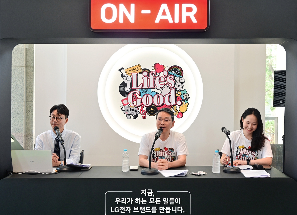 "워시타워, 키 작아도 쉽게 조작"…LG전자, 브랜드 가치 실천 사례