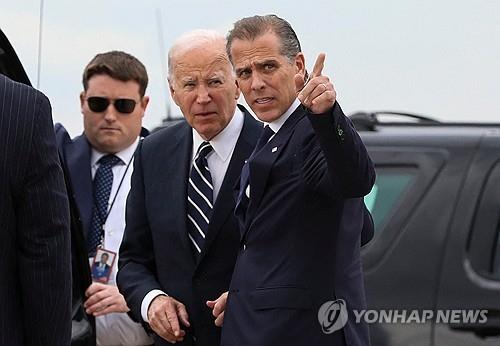 바이든 차남, 부친 대권 낙마 선봉 섰던 조지 클루니 …