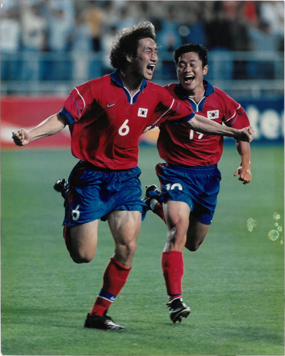 천안 축구역사박물관에 고 유상철 감독 사진 등 1천여점 기증