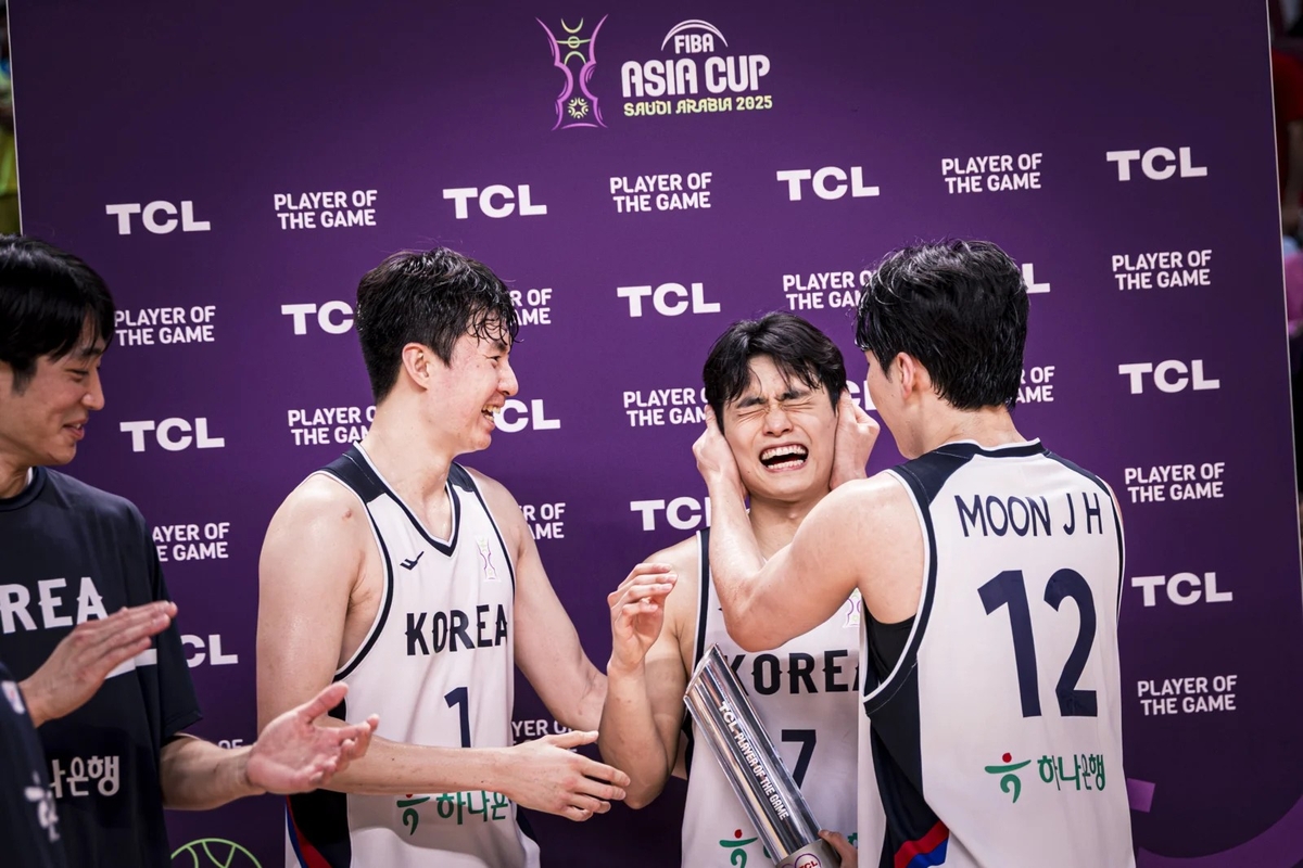경기 최우수선수(MVP)로 선정된 유기상(7번)