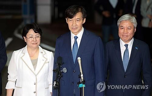 조국 "투표로 국민의힘 끝장내야"…내년 6월 선거 출마 의사(종합)