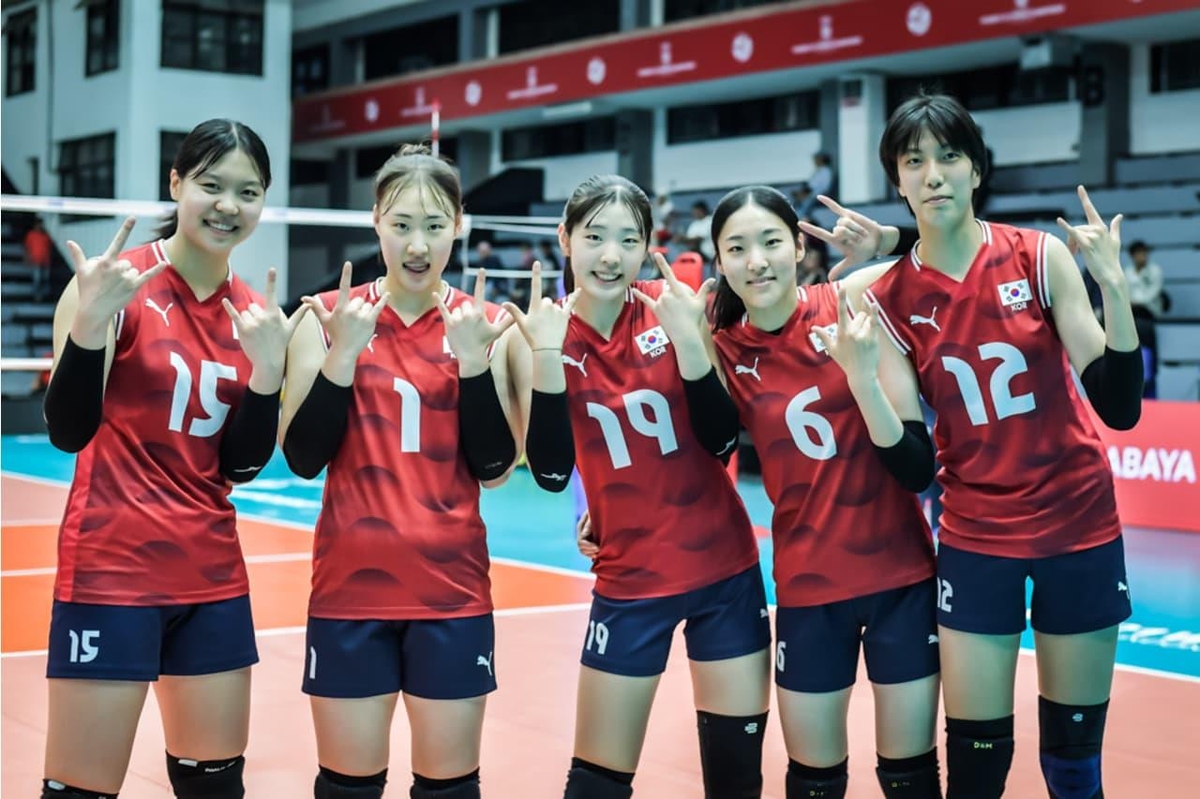 U-21 여자배구 대표팀에서 뛰었던 이지윤(15번), 박여름(1번), 최윤영(6번).