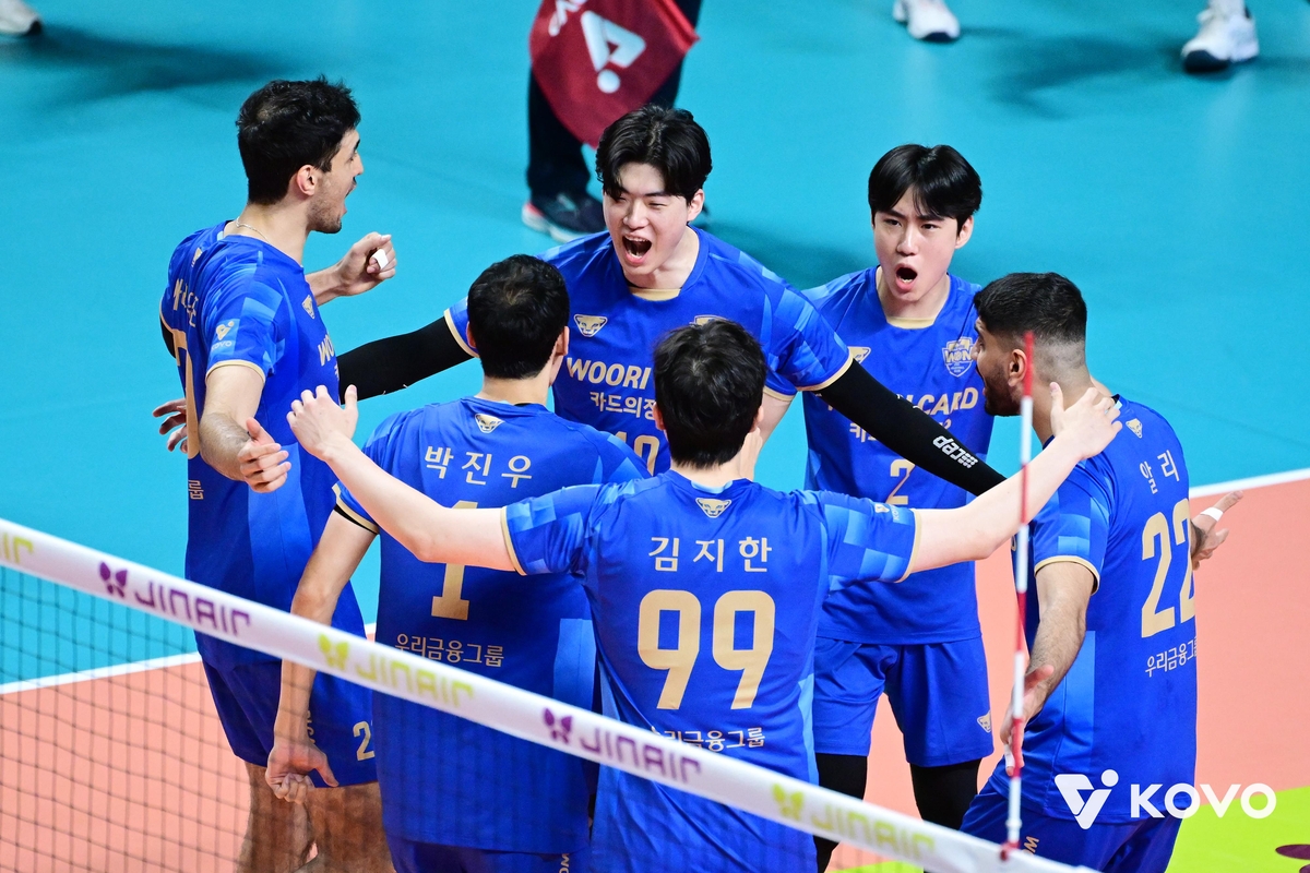 '아라우조·알리 53점 합작' 우리카드, OK 꺾고 개막 2연승 행진
