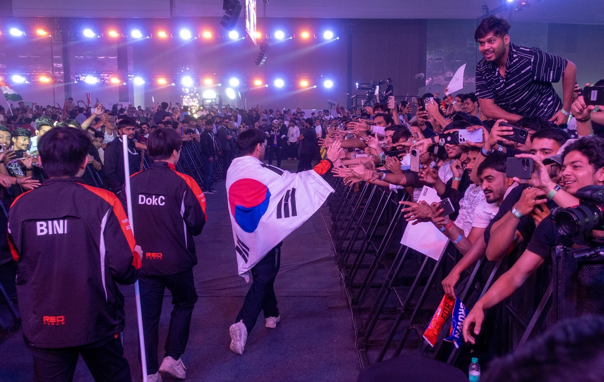 "인도 팬 여러분 안녕하세요"