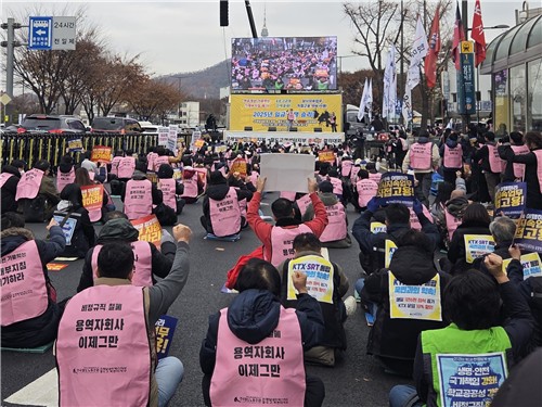 %22직접고용·임금인상%22 코레일 자회사 비정규직 파업 집회