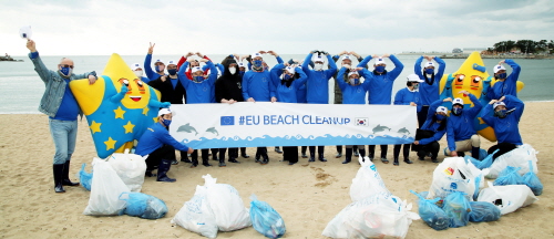 홍인성 인천 중구청장, 주한 유럽연합 대사들과 해양환경 정화 활동 - 1