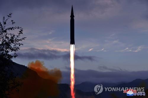 (6ª AMPLIACIÓN) JCS: Corea del Norte dispara lo que se supone que es un SLBM hacia el mar del Este
