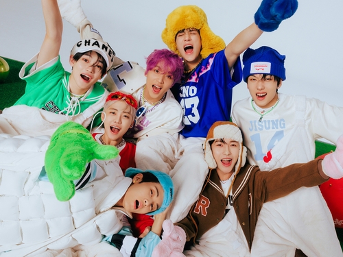 El nuevo álbum de invierno 'Candy' de NCT vende más de 2 millones de copia en la preventa