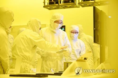 Se invertirá 223.000 millones de wones para el fomento de talentos en semiconductores