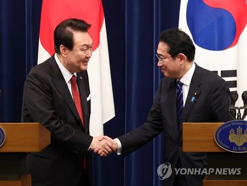 (AMPLIACIÓN) Corea del Sur restablece plenamente el acuerdo para el intercambio de inteligencia militar con Japón