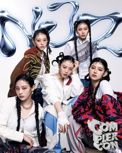 La foto, sin fechar, proporcionada por ComplexCon, muestra al grupo femenino de K-pop NJZ, conocido anteriormente como NewJeans. (Prohibida su reventa y archivo)