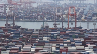 Las exportaciones suben un 21,3 por ciento en mayo pero se amplía el déficit comercial