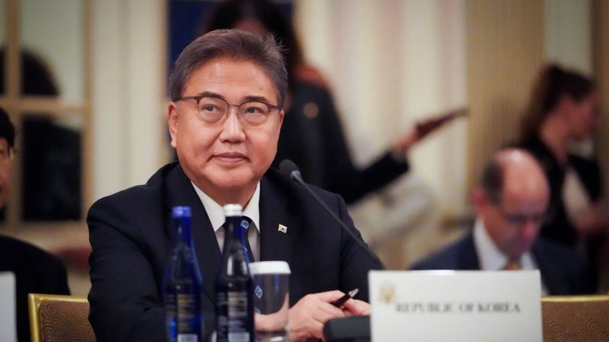 윤대통령 비속어 들은 박진 "정치적 논란 유감…미국과 무관"