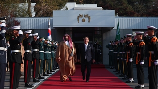 الرئيس يون يناقش مع ولي العهد السعودي محمد بن سلمان سبل إحداث قفزة العلاقات بين البلدين