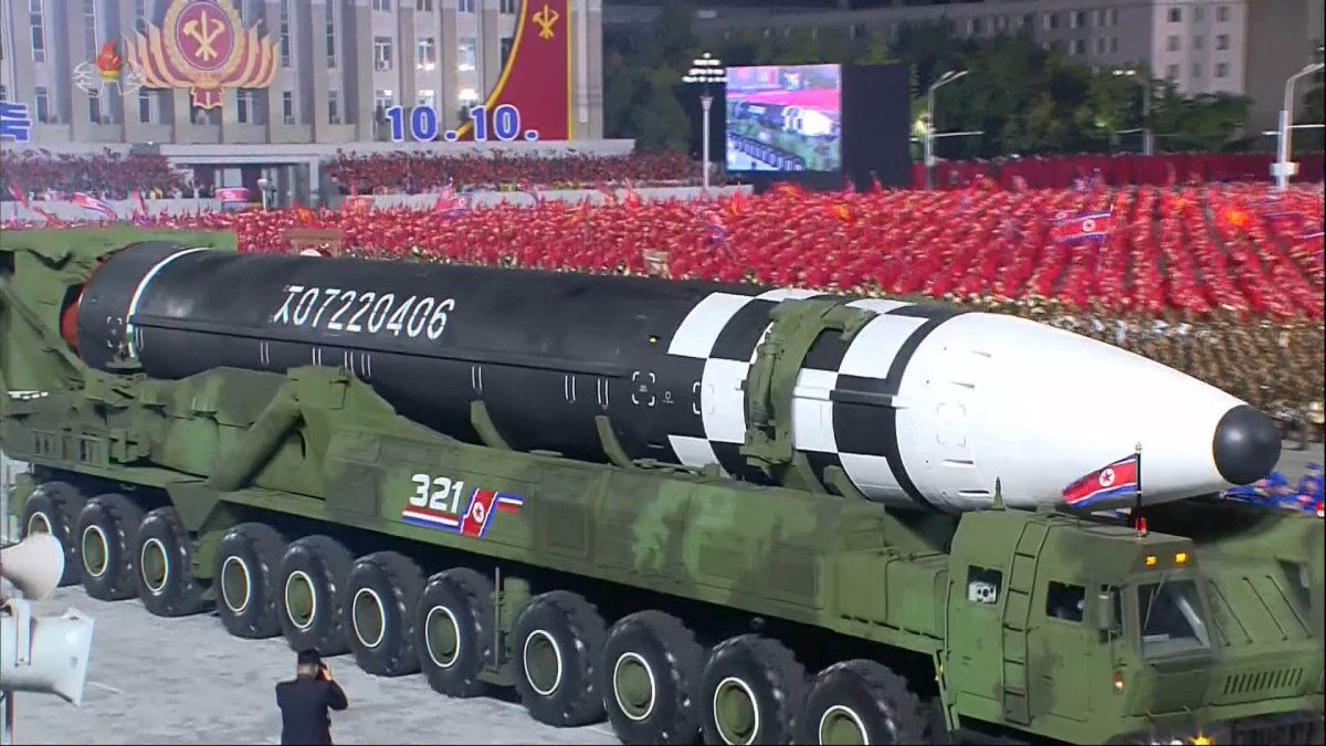 [속보] 북한 "어제 ICBM '화성-15형' 발사 훈련 진행"
