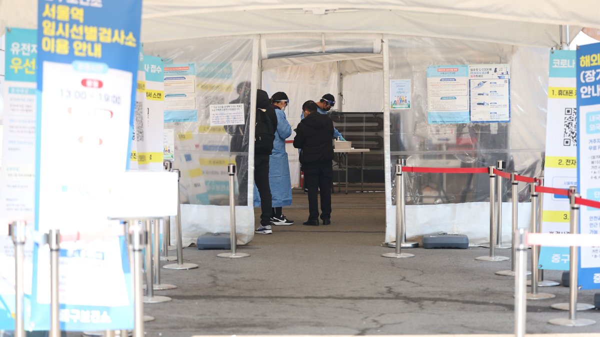 Los casos nuevos de coronavirus en Corea del Sur caen por debajo de 10.000 por 2º día