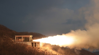 北朝鮮「新型極超音速ミサイル用固体燃料エンジンの実験実施」（３月２０日）