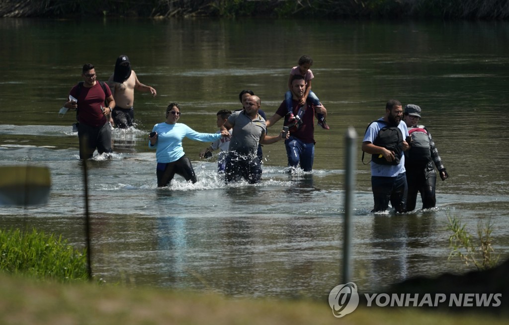 미국 밀입국 시도하는 베네수엘라 이민자들