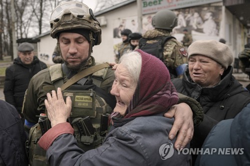 [우크라 침공] 우크라군 탈환한 도시서 드러난 전쟁 참상