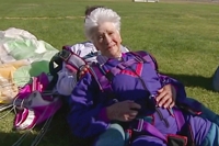 호주서 경찰에 테이저건 맞은 95세 할머니 끝내 숨져