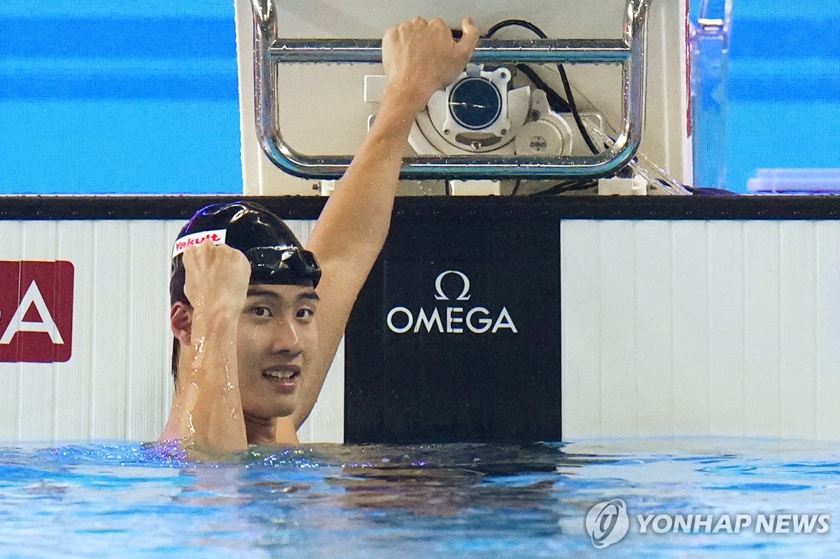 황선우, 세계선수권 자유형 200ｍ 금빛 역영…3회 연속 메달
