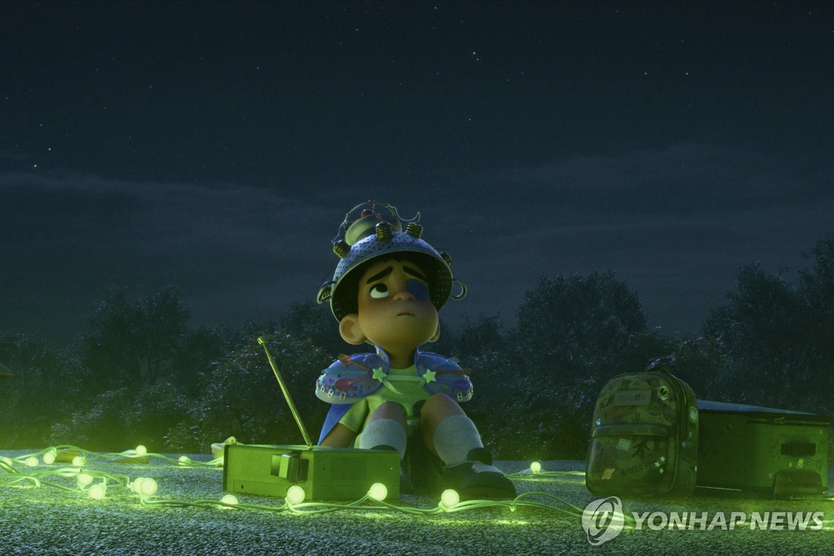 애니 '엘리오', 픽사 역대 최저 흥행성적…극장서 신작 외면