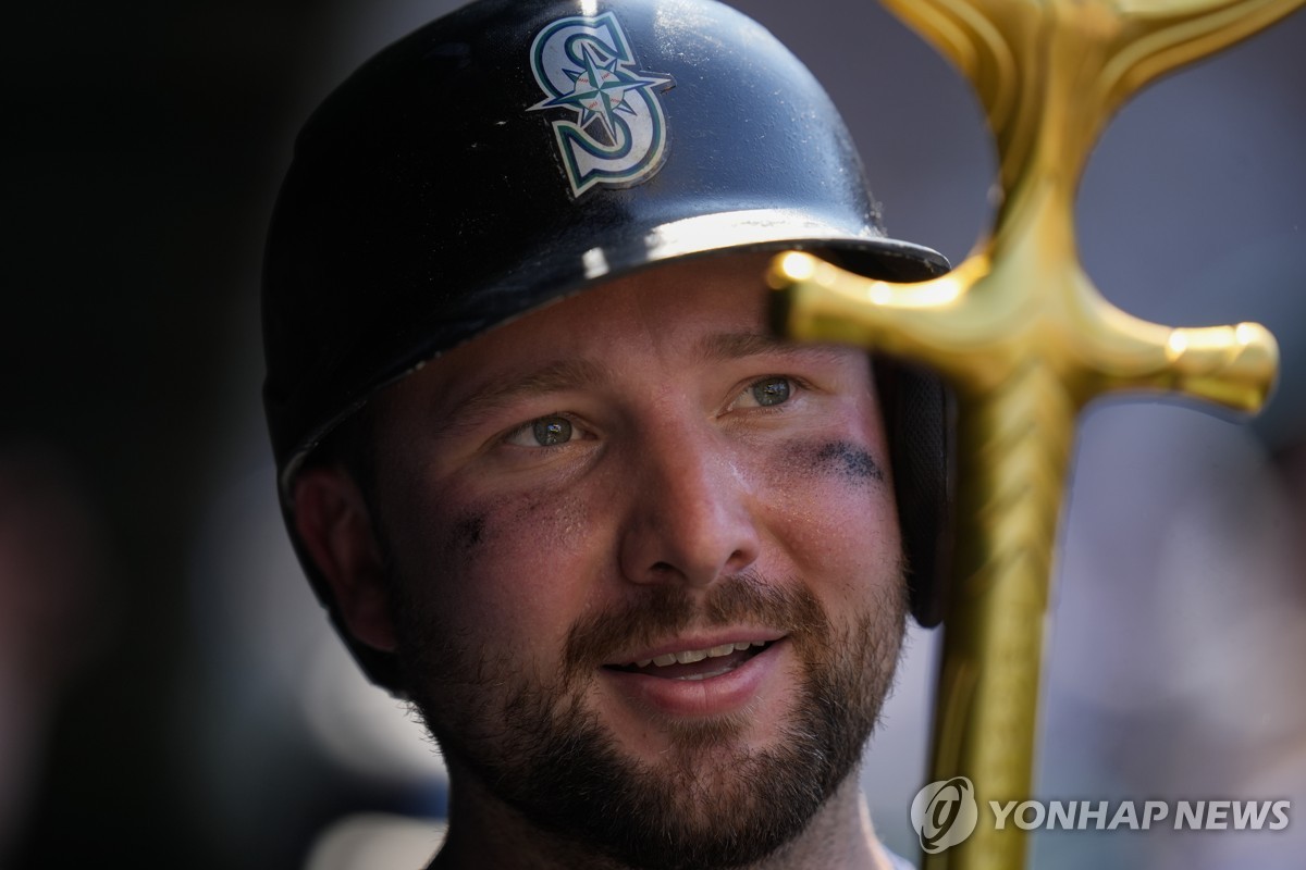 시애틀 롤리, MLB 역대 전반기 포수 최다 홈런 29개 신기록