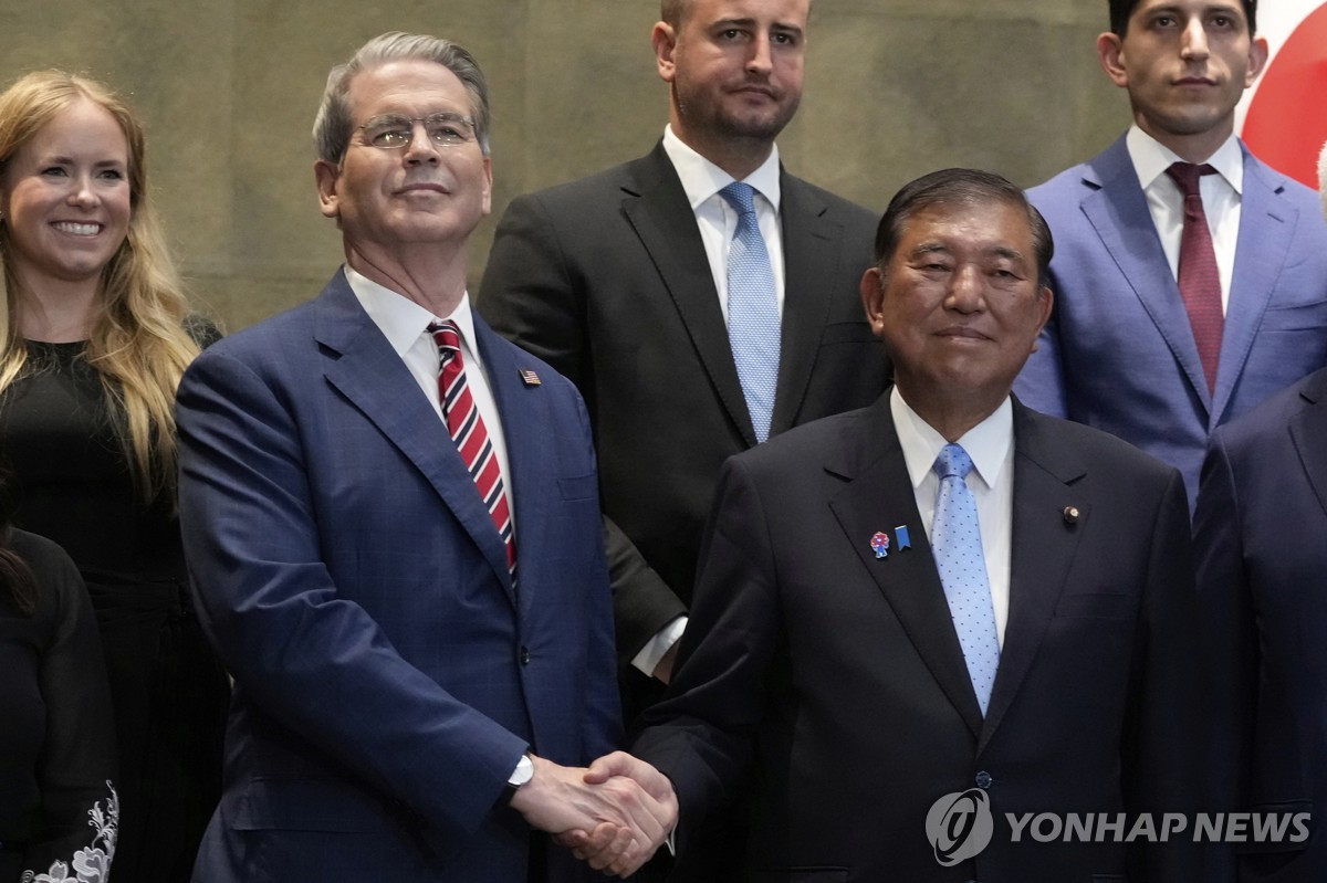 日이시바, 美재무 면담…"정력적 관세 협의 지속 요청"