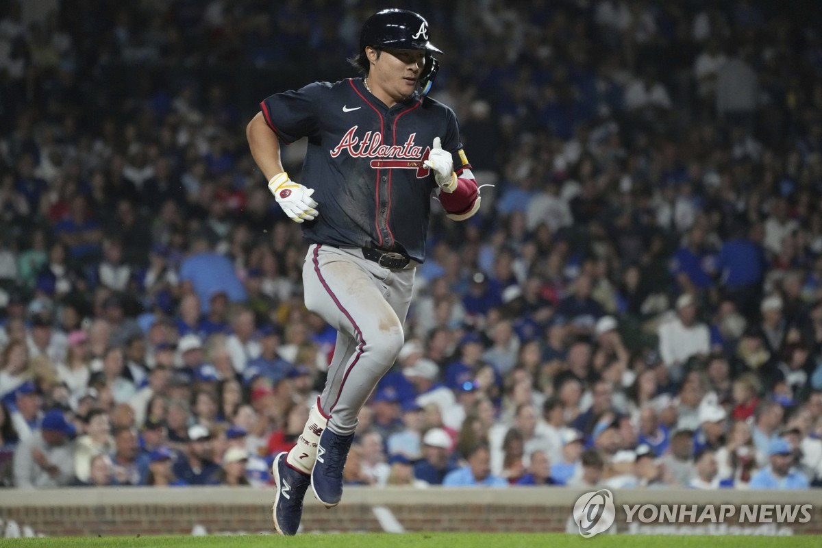 김하성, 애틀랜타 이적 첫 경기에서 2안타…주전 유격수 합격점