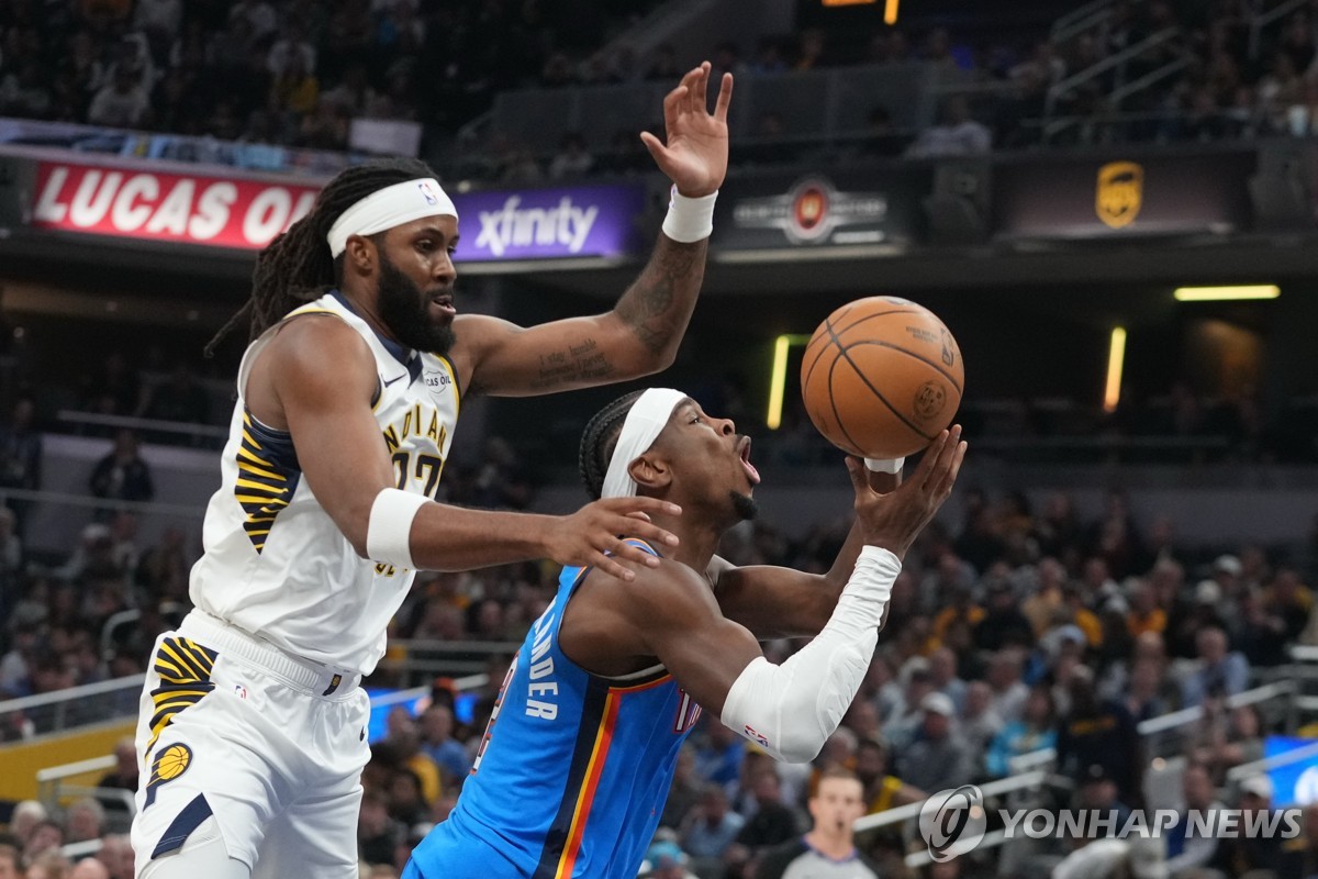 파울 당한 오클라호마시티의 샤이 길저스알렉산더