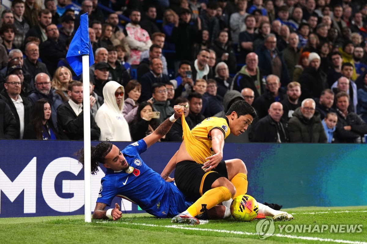 '황희찬 슈팅 제로' 울버햄프턴, 첼시에 0-3 완패…4연패 수렁