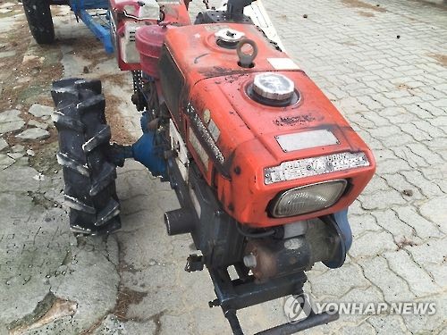 전남 여수서 경운기 하천 추락…2명 부상(종합)