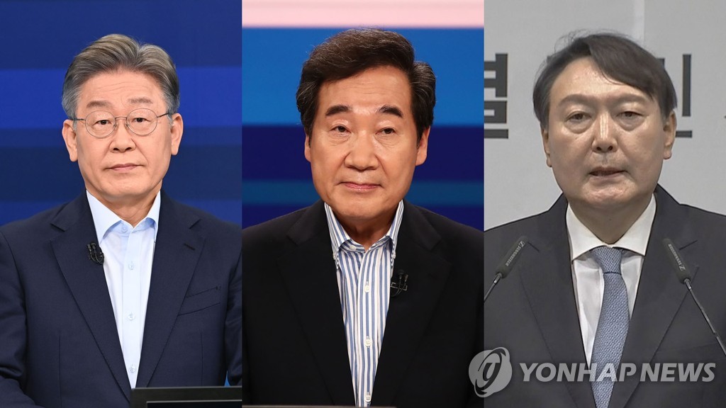 Las imágenes muestran (de izda. a dcha.) al gobernador de Gyeonggi, Lee Jae-myung, el ex primer ministro, Lee Nak-yon, ambos afiliados al gobernante Partido Democrático, y al ex fiscal general, Yoon Seok-youl, afiliado a la oposición principal, el Partido del Poder del Pueblo (PPP).