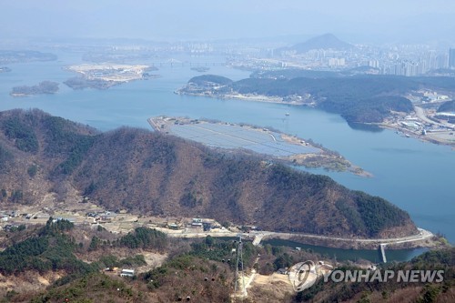 삼악산 스카이워크에서 내려다본 춘천시