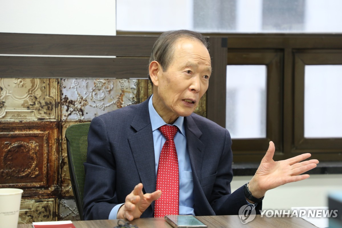 2024년 1월 연합뉴스와 인터뷰 중인 장기표 선생