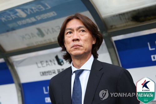 サッカー韓国代表の次期監督に洪明甫氏 | 聯合ニュース