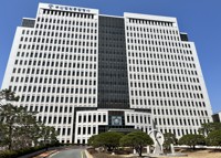 부산 앞바다서 2시간30분 헤엄쳐 밀입국했는데…징역 6개월