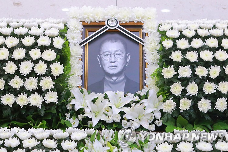 '코미디 대부' 전유성 오늘 영면…'개그콘서트' 무대 마지막 걸음