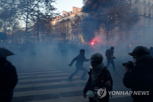 파리 포괄적 보안법 반대 시위 현장 [AFP=연합뉴스]