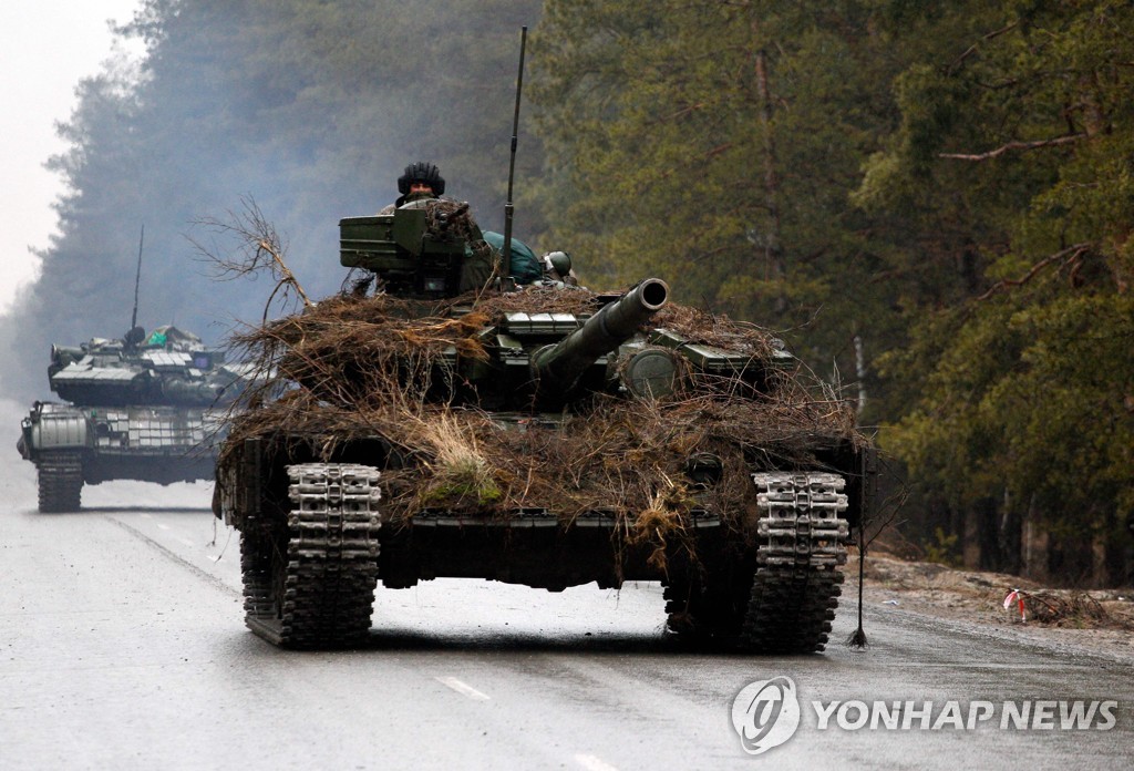 이동하는 우크라이나 탱크