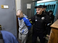 우크라 '전범 재판' 피고인된 러 병사 
