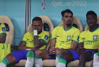 [월드컵] 발목 부상에 눈물 지은 네이마르…8년 전 악몽이 또?