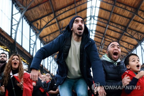 응원하는 모로코 팬들